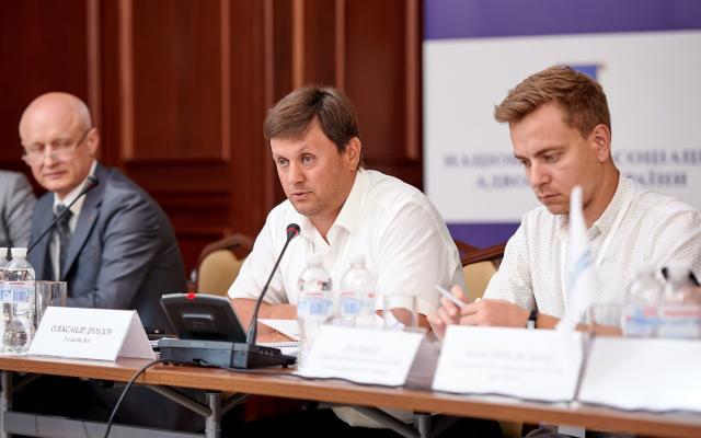 Гарантії адвокатської діяльності  в контексті міжнародних стандартів або «больові точки» сьогодення Адвокатури України
