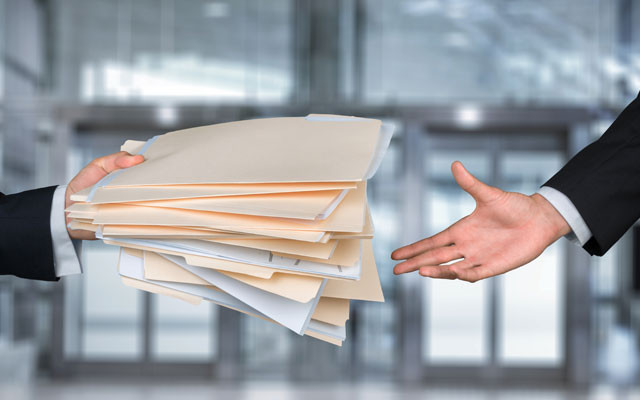 Спір про гонорар: РАУ пояснила можливість передачі адвокатської таємниці