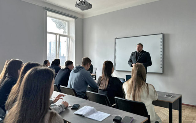 Студенти НАВС розбирали кримінальні кейси разом з адвокатом