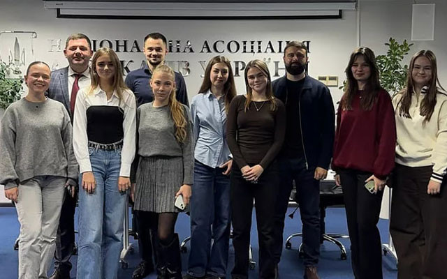 У НААУ розповіли студентам ДТЕУ про професію адвоката