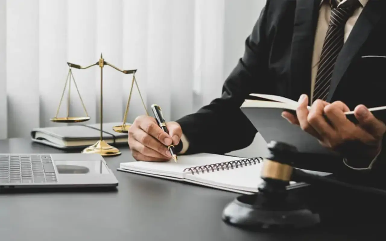 Висновки про компетентність адвоката мають робити органи адвокатури — ВС Індії