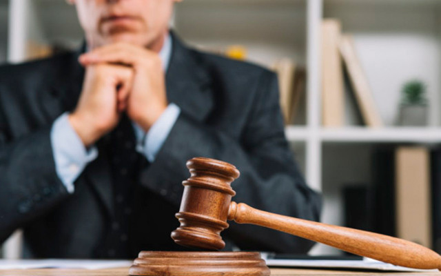 Зловживання процесуальними правами в адміністративному судочинстві