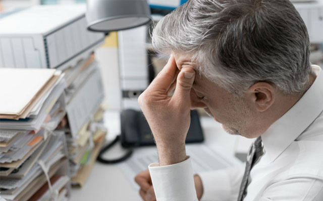 Потреби служби та бажання: як держслужбовців звільняють у 65